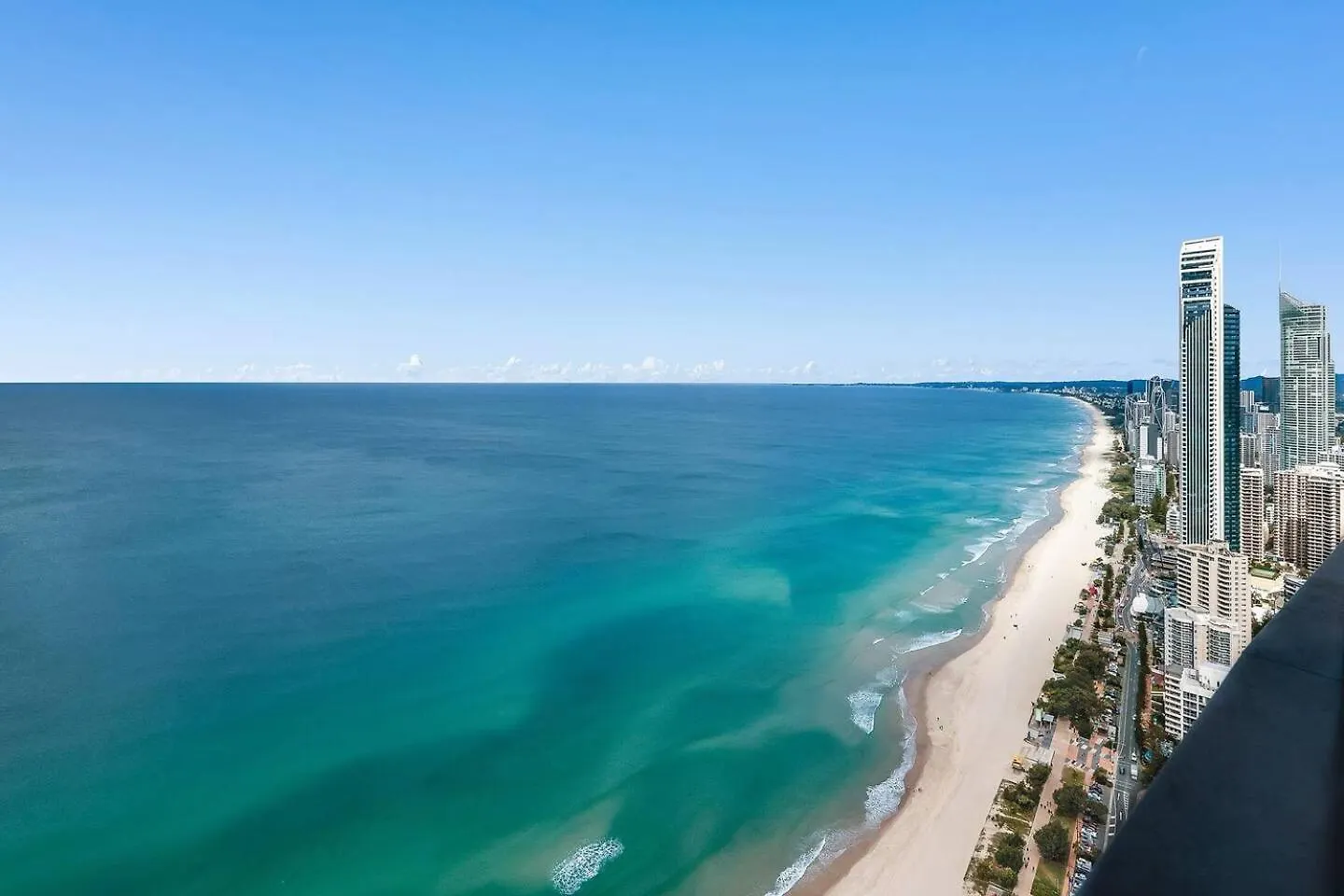 Sky-High Beachside Condo - Pet Friendly Gold Coast Australia